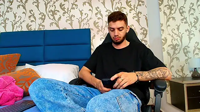 Michael magno online show from April 21, 12:24 am