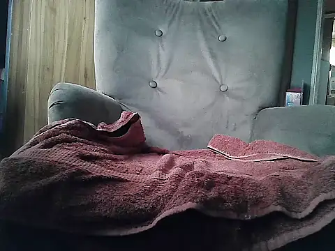 SharpCouple98 online show from October 25, 6:04 am