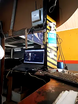 hecwil8 online show from April 21, 6:25 pm