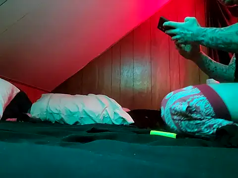 nicedicknicetats online show from September 30, 7:13 am