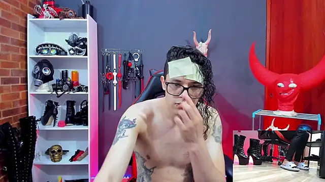 daven56 online show from April 20, 1:13 pm