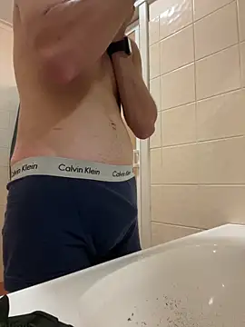 h0rnyguy001 online show from April 30, 9:49 am