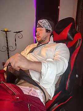 just maxii online show from April 25, 12:13 am