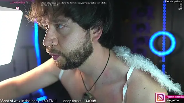 Snapshot of just_maxii chatting on October 11, 11:42 pm just maxii online show from October 11, 11:42 pm