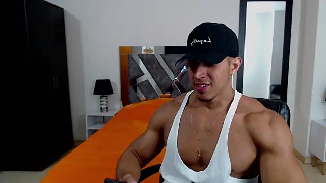 Snapshot of Frank_heaven01 chatting on January 31, 3:09 am Frank heaven01 online show from January 31, 3:09 am