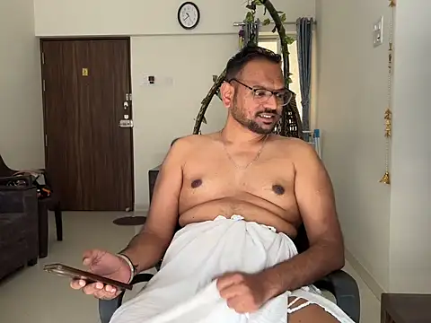 lovbombayduck11 online show from June 28, 5:02 am