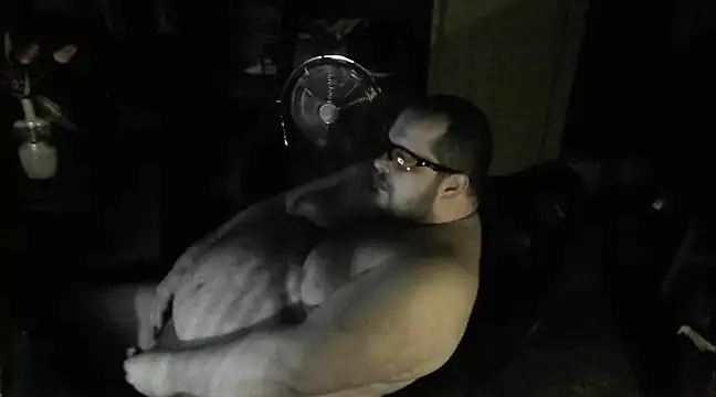 Snapshot of perversalus chatting on March 17, 9:57 pm perversalus online show from March 17, 9:57 pm