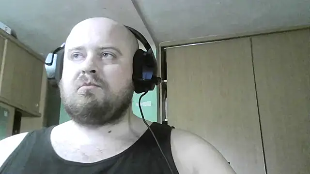 Snapshot of perversalus chatting on December 5, 6:56 pm perversalus online show from December 5, 6:56 pm