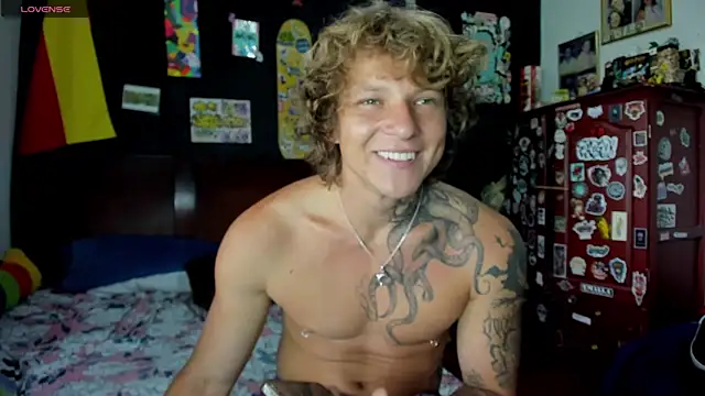 Snapshot of Tom_Krakow chatting on September 20, 2:17 pm Tom Krakow online show from September 20, 2:17 pm