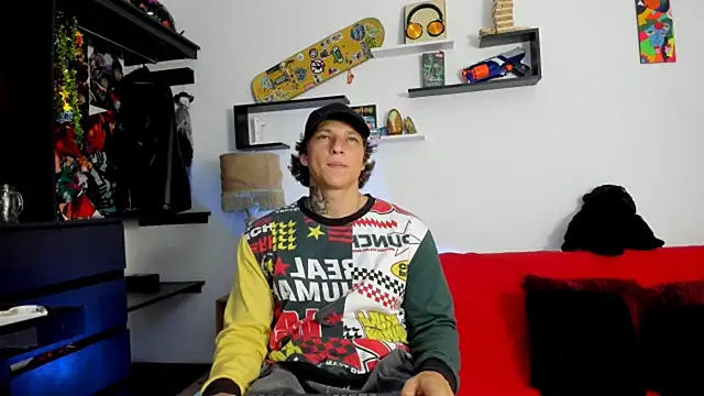 Snapshot of Tom_Krakow chatting on February 26, 7:47 pm Tom Krakow online show from February 26, 7:47 pm
