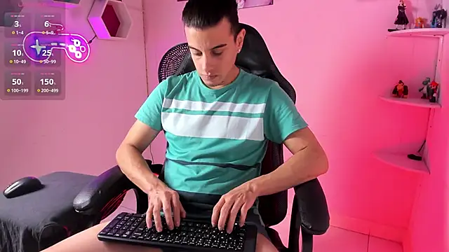 Maximo   online show from December 4, 8:27 pm