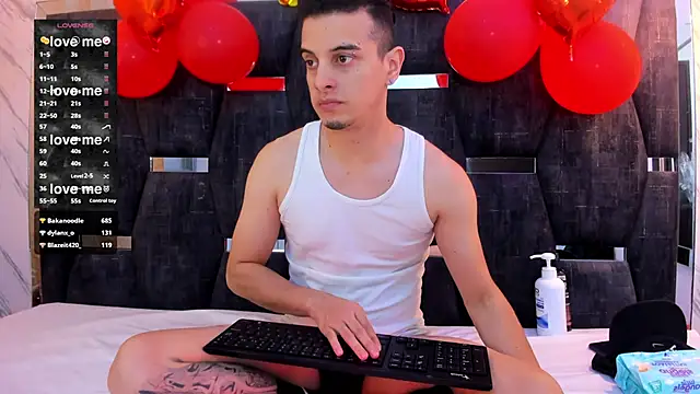 Snapshot of Maximo__ chatting on February 9, 9:49 pm Maximo online show from February 9, 9:49 pm