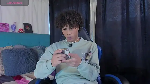 kleo helenos online show from February 17, 10:52 pm