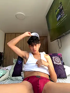 Snapshot of Cam_roos2 chatting on September 22, 9:36 pm Cam roos2 online show from September 22, 9:36 pm