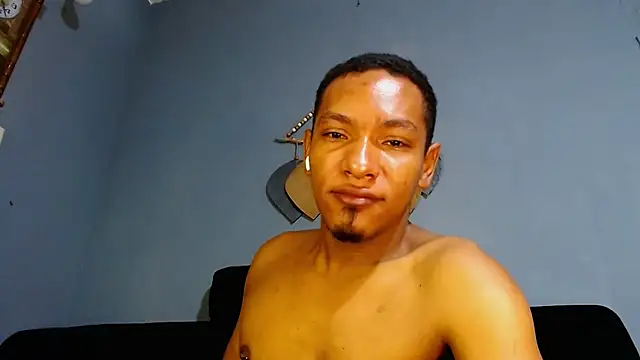 Snapshot of Grandeygruesa1 chatting on December 24, 12:00 pm Grandeygruesa1 online show from December 24, 12:00 pm