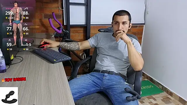 Snapshot of Marck_Muscle chatting on October 3, 3:22 am Marck Muscle online show from October 3, 3:22 am