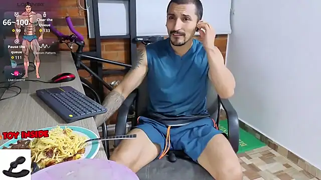 Snapshot of Marck_Muscle chatting on September 27, 1:36 am Marck Muscle online show from September 27, 1:36 am