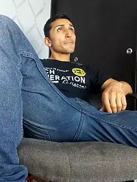 Snapshot of Marck_Muscle chatting on March 10, 2:50 am Marck Muscle online show from March 10, 2:50 am