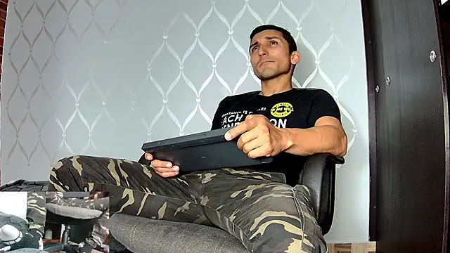 Snapshot of Marck_Muscle chatting on January 27, 1:16 am Marck Muscle online show from January 27, 1:16 am