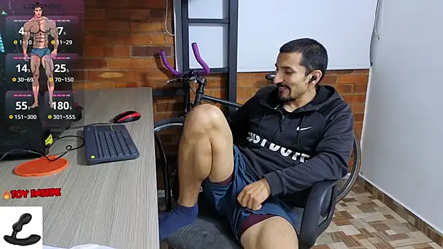 Snapshot of Marck_Muscle chatting on October 11, 4:27 am Marck Muscle online show from October 11, 4:27 am