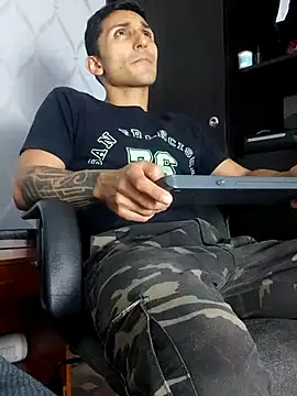 Snapshot of Marck_Muscle chatting on March 8, 3:26 am Marck Muscle online show from March 8, 3:26 am