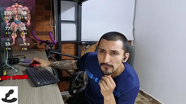 Snapshot of Marck_Muscle chatting on September 30, 2:51 am Marck Muscle online show from September 30, 2:51 am