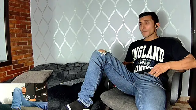 Snapshot of Marck_Muscle chatting on January 21, 12:57 am Marck Muscle online show from January 21, 12:57 am
