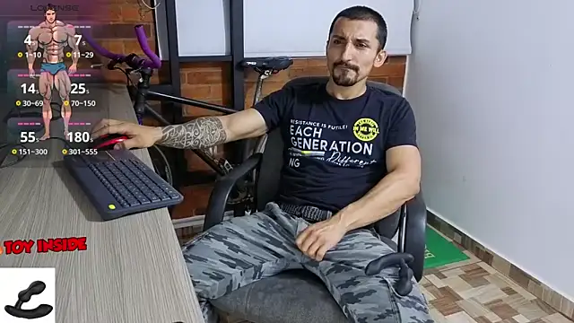 Snapshot of Marck_Muscle chatting on September 29, 2:43 am Marck Muscle online show from September 29, 2:43 am