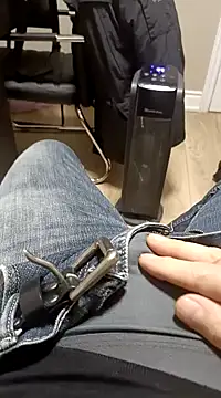 Snapshot of massive_cum chatting on January 18, 6:21 pm massive cum online show from January 18, 6:21 pm