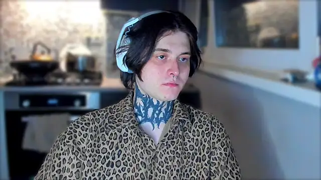  torfin  online show from April 25, 11:02 pm