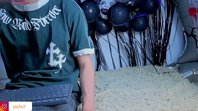 Levii Ackermann online show from October 18, 7:30 pm