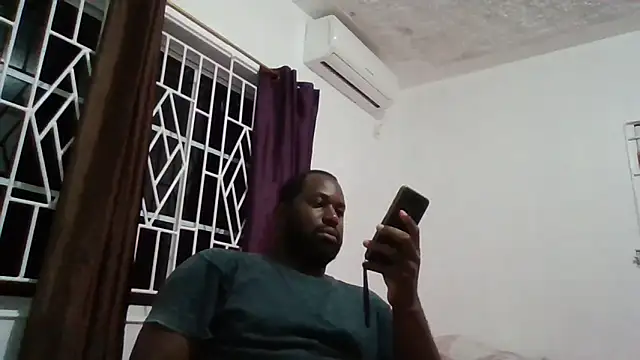Snapshot of Bighood_T chatting on October 18, 1:32 am Bighood T online show from October 18, 1:32 am