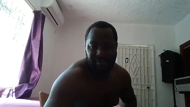 Snapshot of Bighood_T chatting on October 3, 3:50 pm Bighood T online show from October 3, 3:50 pm