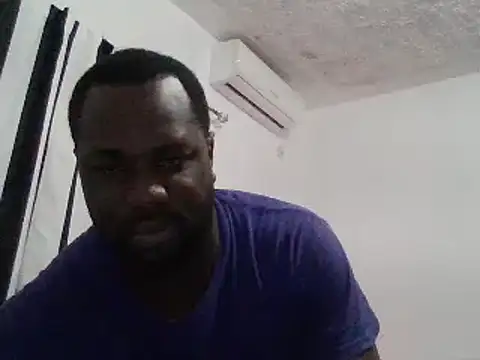 Snapshot of Bighood_T chatting on December 12, 2:37 am Bighood T online show from December 12, 2:37 am