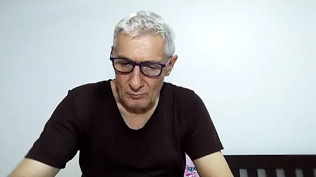 BIGUNCUTHARDCOCK online show from April 22, 3:02 am