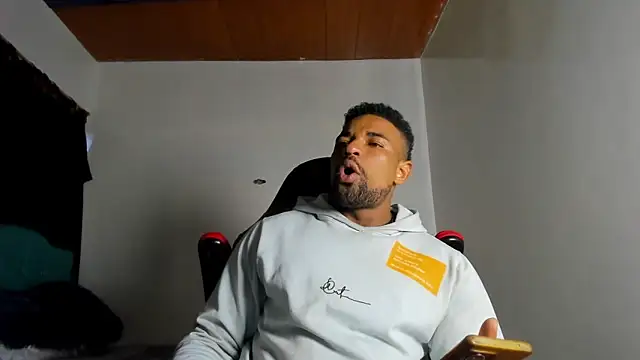 estebanlobo- online show from October 2, 11:31 pm