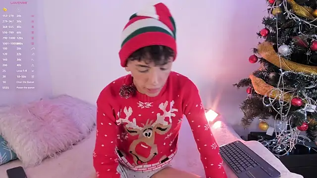 Snapshot of Tomy_Rox chatting on December 24, 8:49 pm Tomy Rox online show from December 24, 8:49 pm