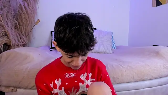 Snapshot of Tomy_Rox chatting on December 3, 7:55 pm Tomy Rox online show from December 3, 7:55 pm