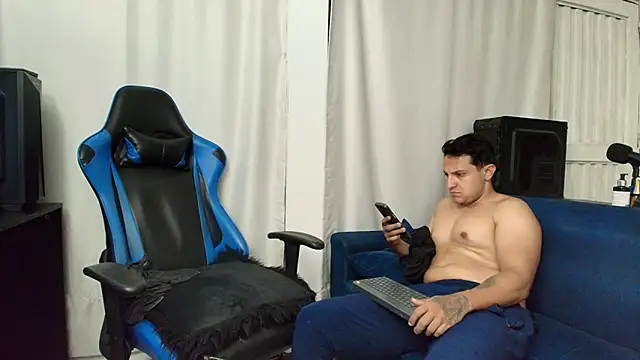 hott dicks online show from June 16, 1:52 am