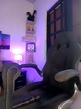 Snapshot of Naughty_Charly chatting on September 28, 12:03 pm Naughty Charly online show from September 28, 12:03 pm