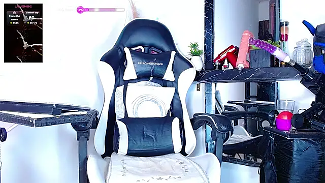 the dog lian online show from December 5, 1:07 pm