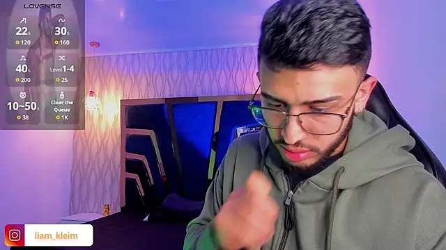 Liam Kleiin online show from February 5, 11:39 am