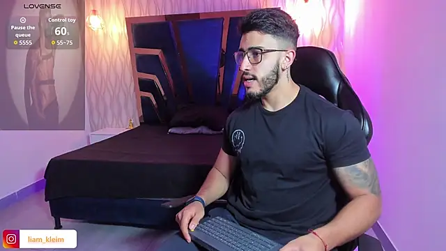 Liam Kleiin online show from April 22, 11:26 am