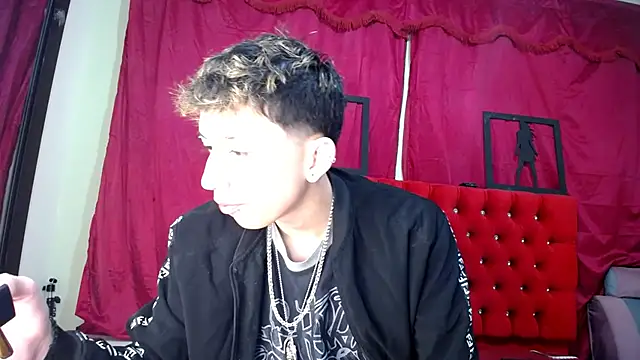 Snapshot of _Thomas_hot_ chatting on March 8, 12:50 pm Thomas hot online show from March 8, 12:50 pm