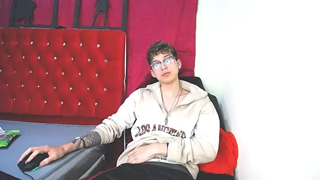 Snapshot of _Thomas_hot_ chatting on February 11, 6:44 pm Thomas hot online show from February 11, 6:44 pm