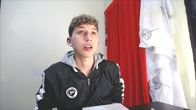Snapshot of _Thomas_hot_ chatting on January 20, 5:16 pm Thomas hot online show from January 20, 5:16 pm