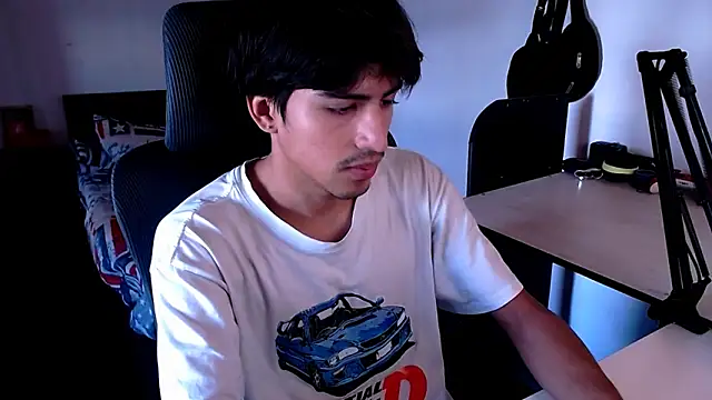 Snapshot of Thieves9 chatting on January 30, 5:49 pm Thieves9 online show from January 30, 5:49 pm