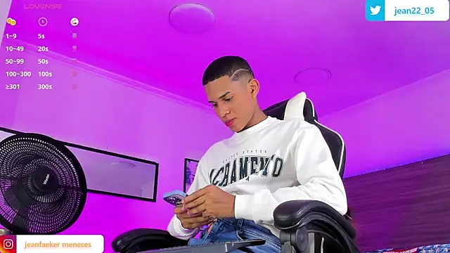 Snapshot of dilan_alfonzo chatting on January 23, 8:02 pm dilan alfonzo online show from January 23, 8:02 pm