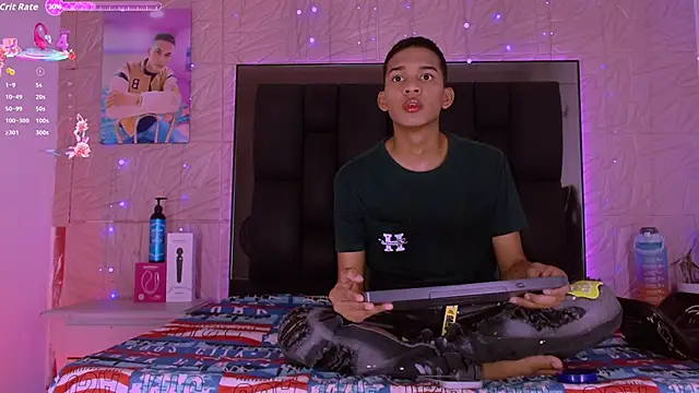 Snapshot of dilan_alfonzo chatting on September 25, 8:30 pm dilan alfonzo online show from September 25, 8:30 pm