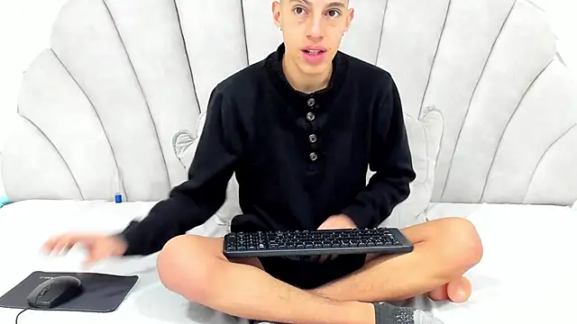 thiago19s online show from April 17, 1:47 pm